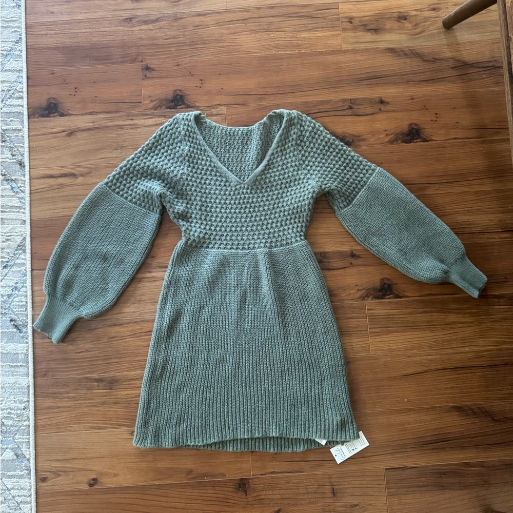 Cupshe Green V-Neck Sweater with Balloon Sleeves